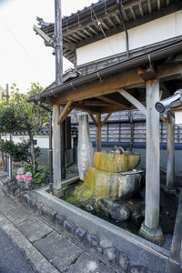 ※ユートピア浜坂の入り口付近に浜坂温泉の源泉塔があります。
