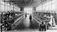 当時の製糸工場風景