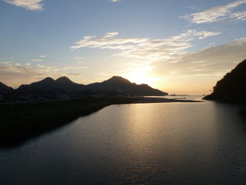 岸田川夕日