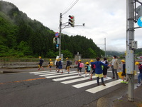 交通量が多い横断歩道です。