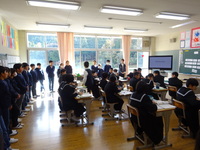 １年英語授業見学　　温泉小学校