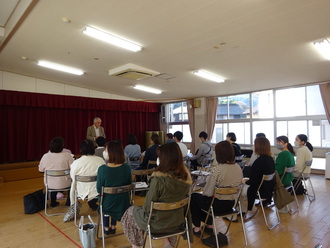 保田先生にお話しいただきました。