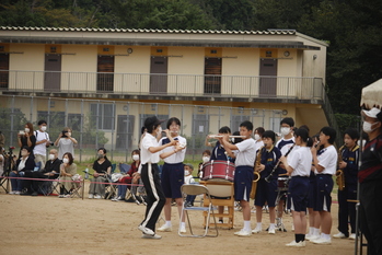 吹奏楽部の演奏