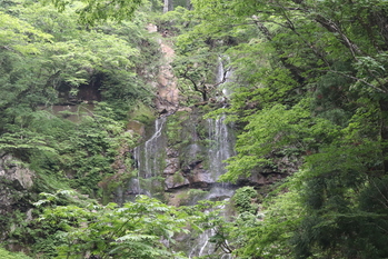 「お面ヶ滝」