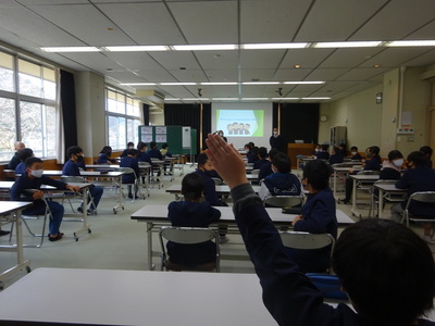 温泉小学校・照来小学校６年体験入学(夢が丘中学校)