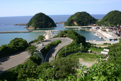 七坂八峠から見た不動山