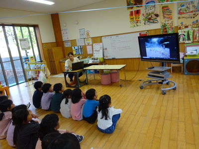 ５歳児　遊びのふり返り　「小さい組さんの先生したよ」