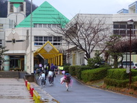 今日は終業式　雨が上がって良かったです。