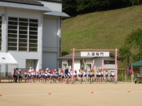 照来小学校　入場行進