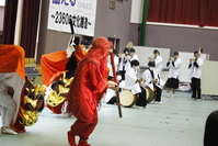浜坂高校麒麟獅子部と浜坂中学校生徒による　麒麟獅子舞